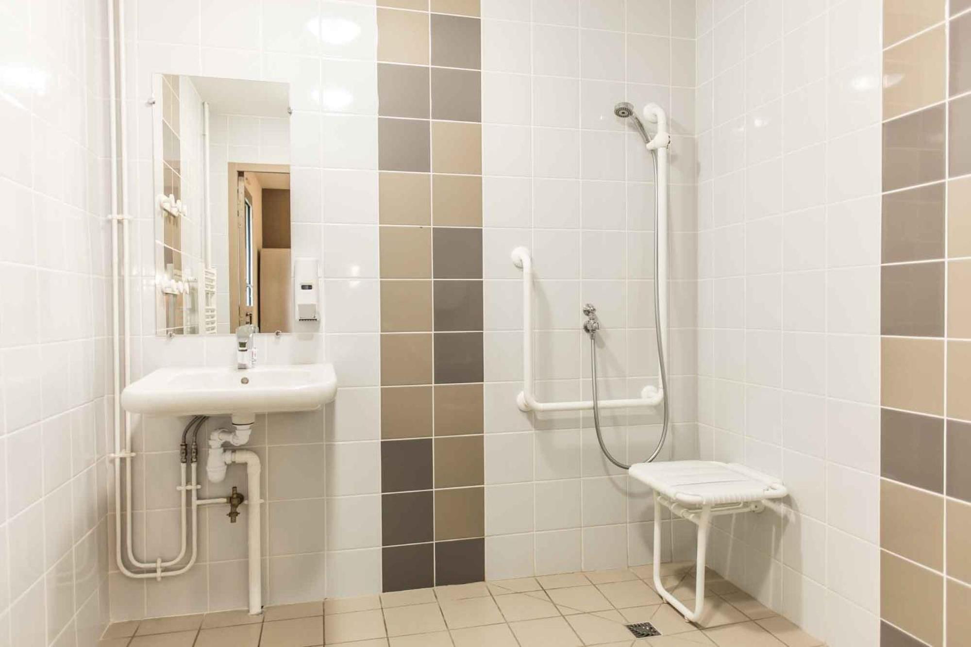 Centre International De Sejour Hostel Λαβάλ Εξωτερικό φωτογραφία