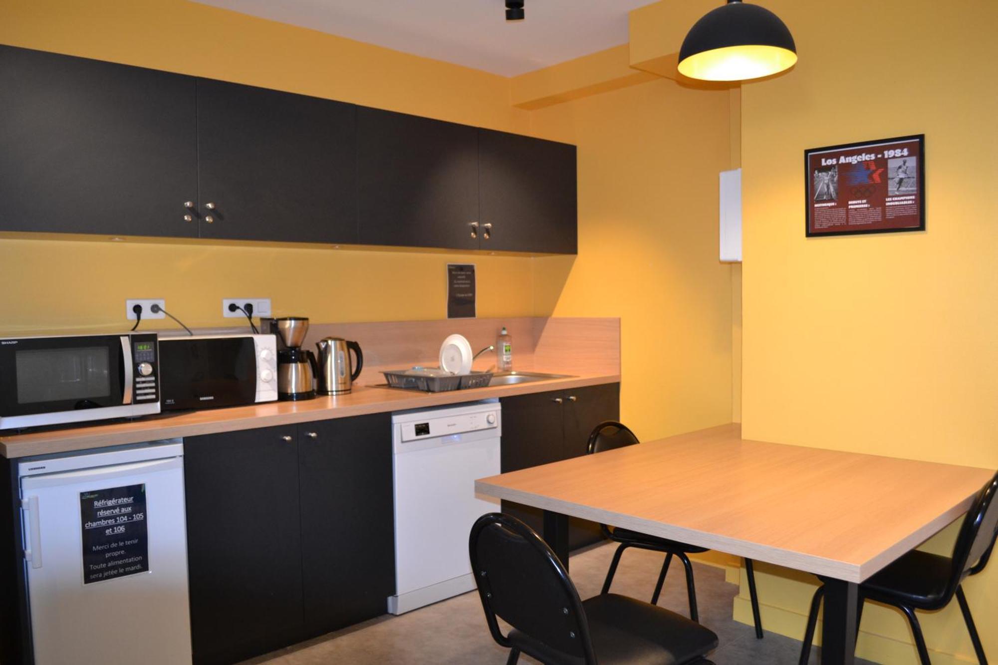 Centre International De Sejour Hostel Λαβάλ Εξωτερικό φωτογραφία